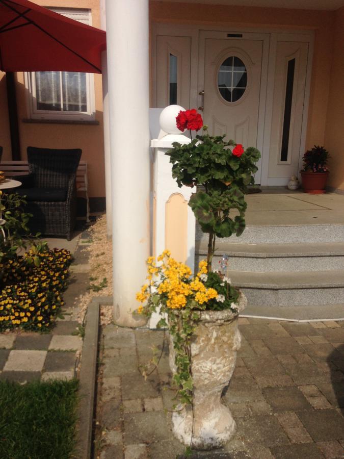 Gaestehaus Tante Tienchen 7 Minuten Zu Fuss Zum Europa Park , Plus Kostenloses Parkplatzticket Rulantica ,Alle Unsere Suiten Haben Einen Balkon 鲁斯特 外观 照片