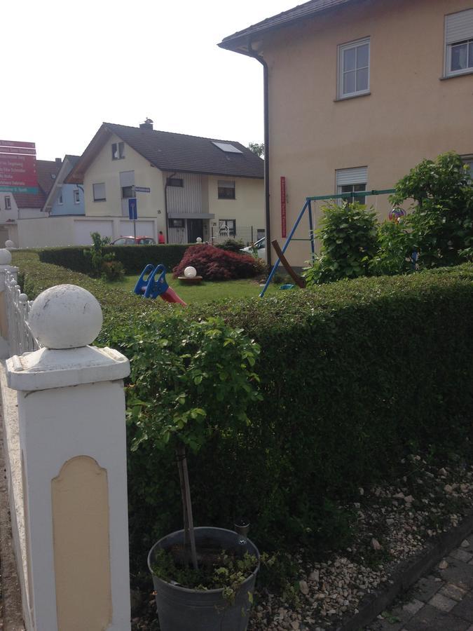 Gaestehaus Tante Tienchen 7 Minuten Zu Fuss Zum Europa Park , Plus Kostenloses Parkplatzticket Rulantica ,Alle Unsere Suiten Haben Einen Balkon 鲁斯特 外观 照片